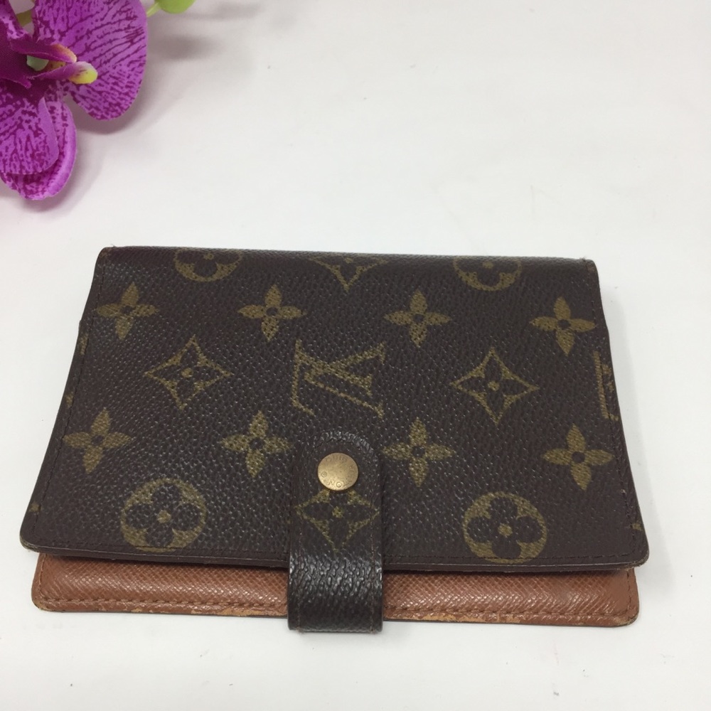 Preowned Authentic Louis Vuitton Monogram Agenda